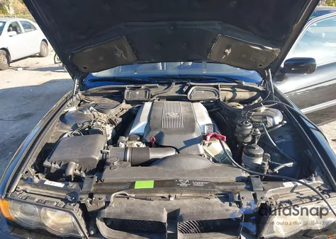 2001 BMW 740Il z USA, uszkodzony, nr VIN WBAGH83481DP18150